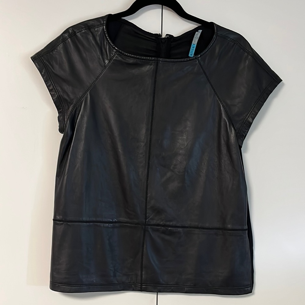 Alice + Olivia Black Short Sleeve Top